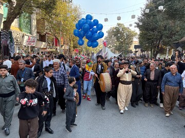 شهر مریوان رنگ هنر گرفت؛ جشنواره تئاتر خیابانی از خیابان‌ها تا مدارس