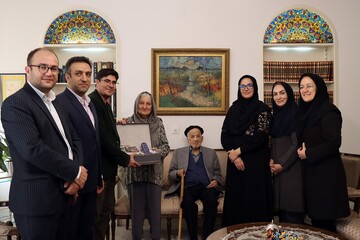 دیدار دبیرکل نهاد کتابخانه‌های عمومی با مهدی محقق و نوش‌آفرین انصاری