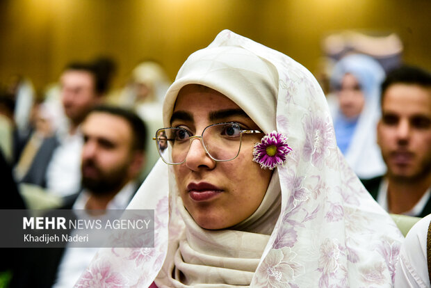 جشن ازدواج ۱۵۰۰ زوج در آستانه میلاد حضرت زینب (س)در اصفهان