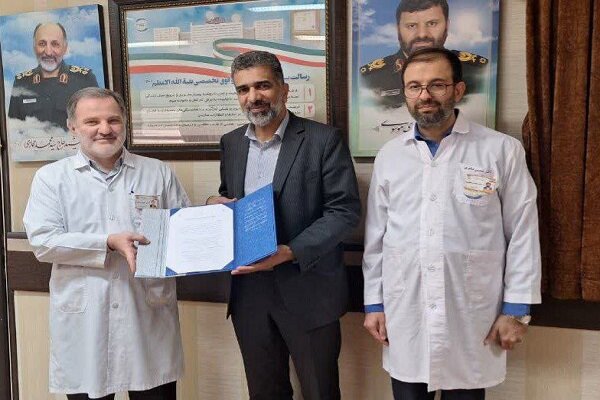 انعقاد تفاهمنامه بین بسیج جامعه پزشکی و بیمارستان بقیهالله انعقاد تفاهمنامه بین بسیج جامعه پزشکی و بیمارستان بقیهالله