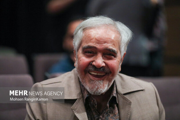 شاعران آیینی به علی انسانی مدیون هستند