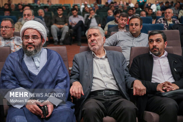 آیین رونمایی از کتاب «من از کودکی...» 5