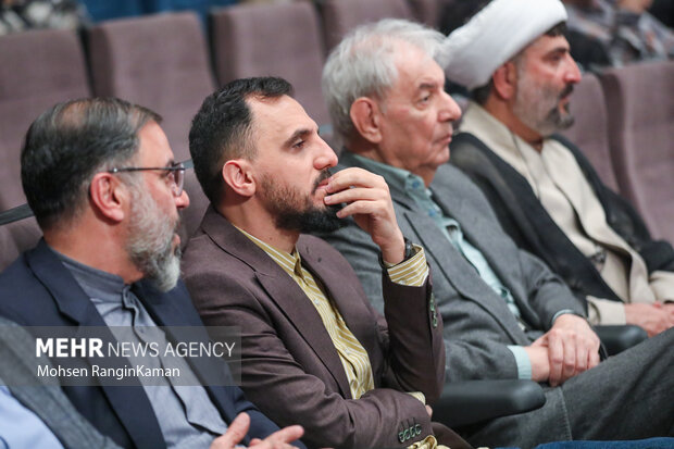آیین رونمایی از کتاب «من از کودکی...» 9