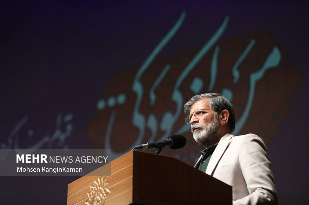آیین رونمایی از کتاب «من از کودکی...» 10