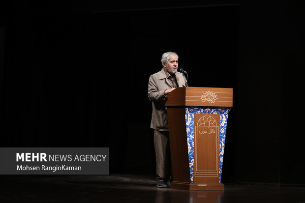 آیین رونمایی از کتاب «من از کودکی...» 13