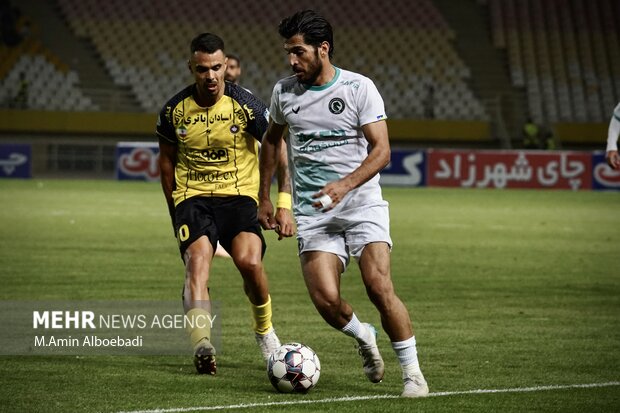 لیگ برتر فوتبال ؛ سپاهان و پیکان
