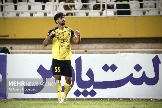 لیگ برتر فوتبال ؛ سپاهان و پیکان