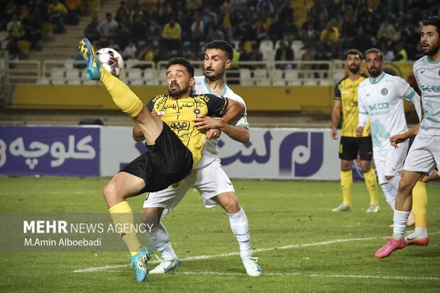 لیگ برتر فوتبال ؛ سپاهان و پیکان