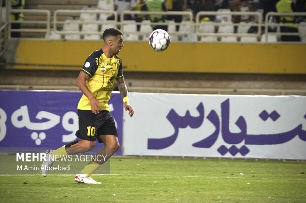 لیگ برتر فوتبال ؛ سپاهان و پیکان