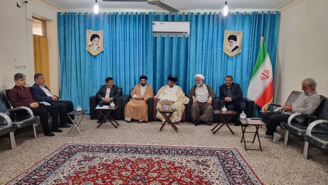 امام جمعه گناوه: حل مشکلات خانواده‌های شهدا در اولویت باشد