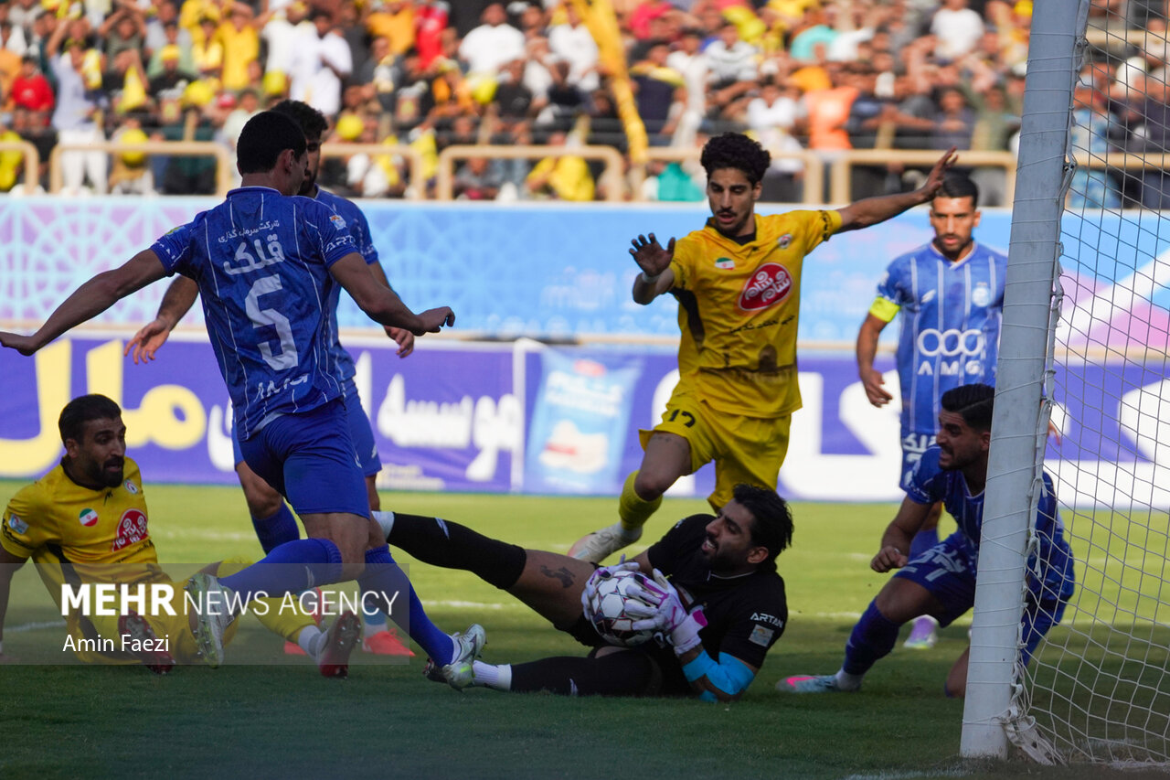 توصیه به بازیکنان استقلال برای «بدتر» نشدن/ هاشمیان آخرین اخراجی نبود!