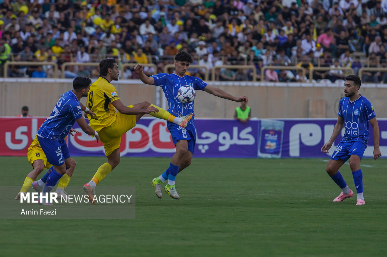 نازون باید خودش را با استقلال وفق دهد / روند خوب باید ادامه پیدا کند 2