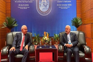 نائب وزير خارجية الجمهورية الإسلامية الإيرانية يلتقي مسؤولين كوبيين وأرمينيين في هانوي