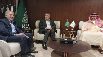 وزیر بهداشت وارد ریاض شد