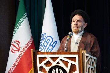 انتخاب مدیران در لرستان نباید در راستای منافع جناح یا گروه خاصی باشد