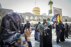 حرم مطهر رضوی در روز ولادت حضرت زینب (س)