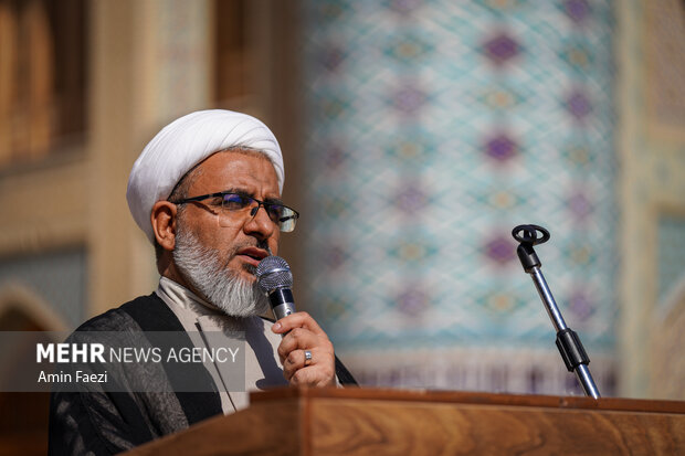 تجدید میثاق دانش‌آموزان شیرازی با شهدای حرم شاهچراغ