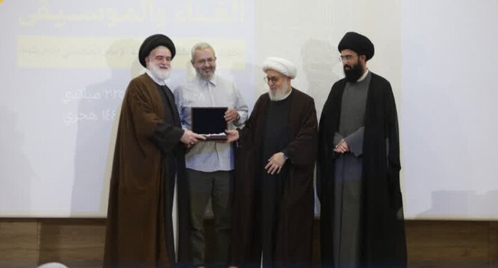 حضور شیخ نعیم قاسم در رونمایی کتاب «غنا و موسیقی امام خامنهای»