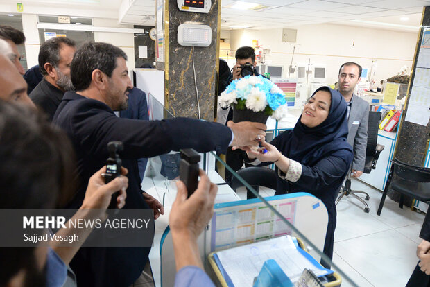 تبریک روز پرستار در همدان