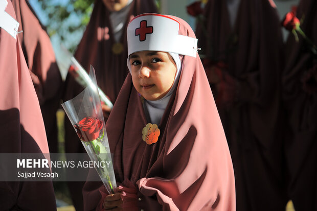 تبریک روز پرستار در همدان