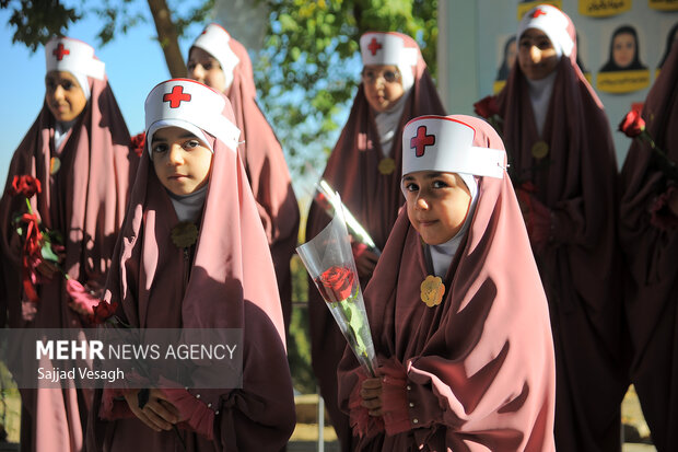 تبریک روز پرستار در همدان