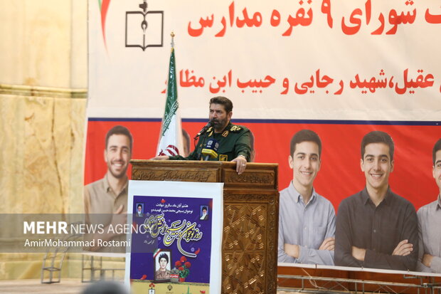 تجدید میثاق دانش آموزان تهرانی با آرمان‌های امام(ره)