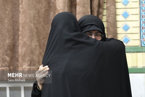تشییع پیکر پدر شهیدان «سعیدینجات» در مشهد تشییع پیکر پدر شهیدان «سعیدینجات» در مشهد