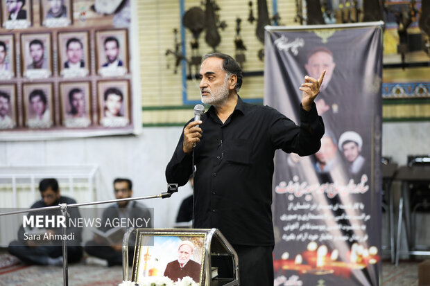 تشییع پیکر پدر شهیدان «سعیدی‌نجات»در مشهد