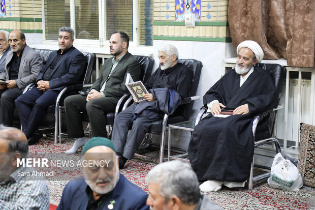 تشییع پیکر پدر شهیدان «سعیدی‌نجات»در مشهد