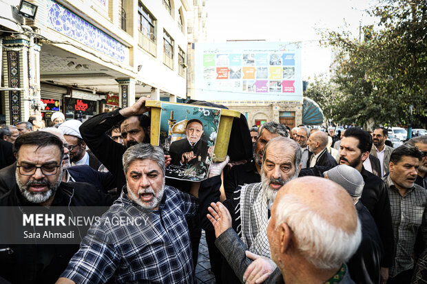 تشییع پیکر پدر شهیدان «سعیدی‌نجات»در مشهد