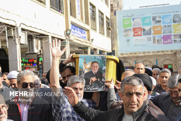تشییع پیکر پدر شهیدان «سعیدی‌نجات»در مشهد