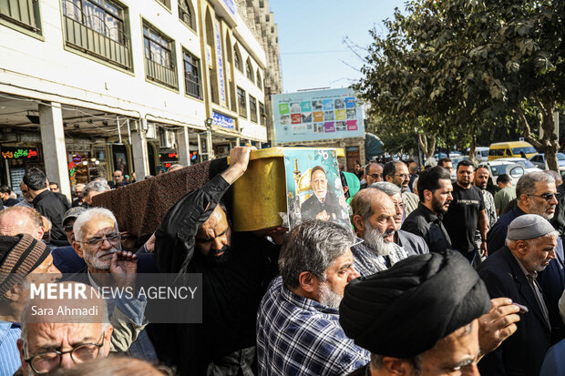 تشییع پیکر پدر شهیدان «سعیدی‌نجات»در مشهد