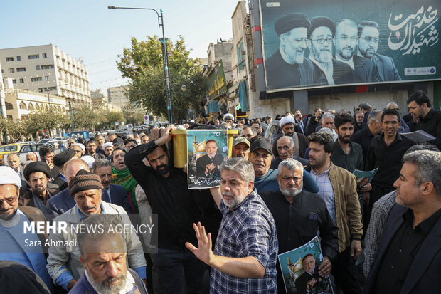 تشییع پیکر پدر شهیدان «سعیدی‌نجات»در مشهد