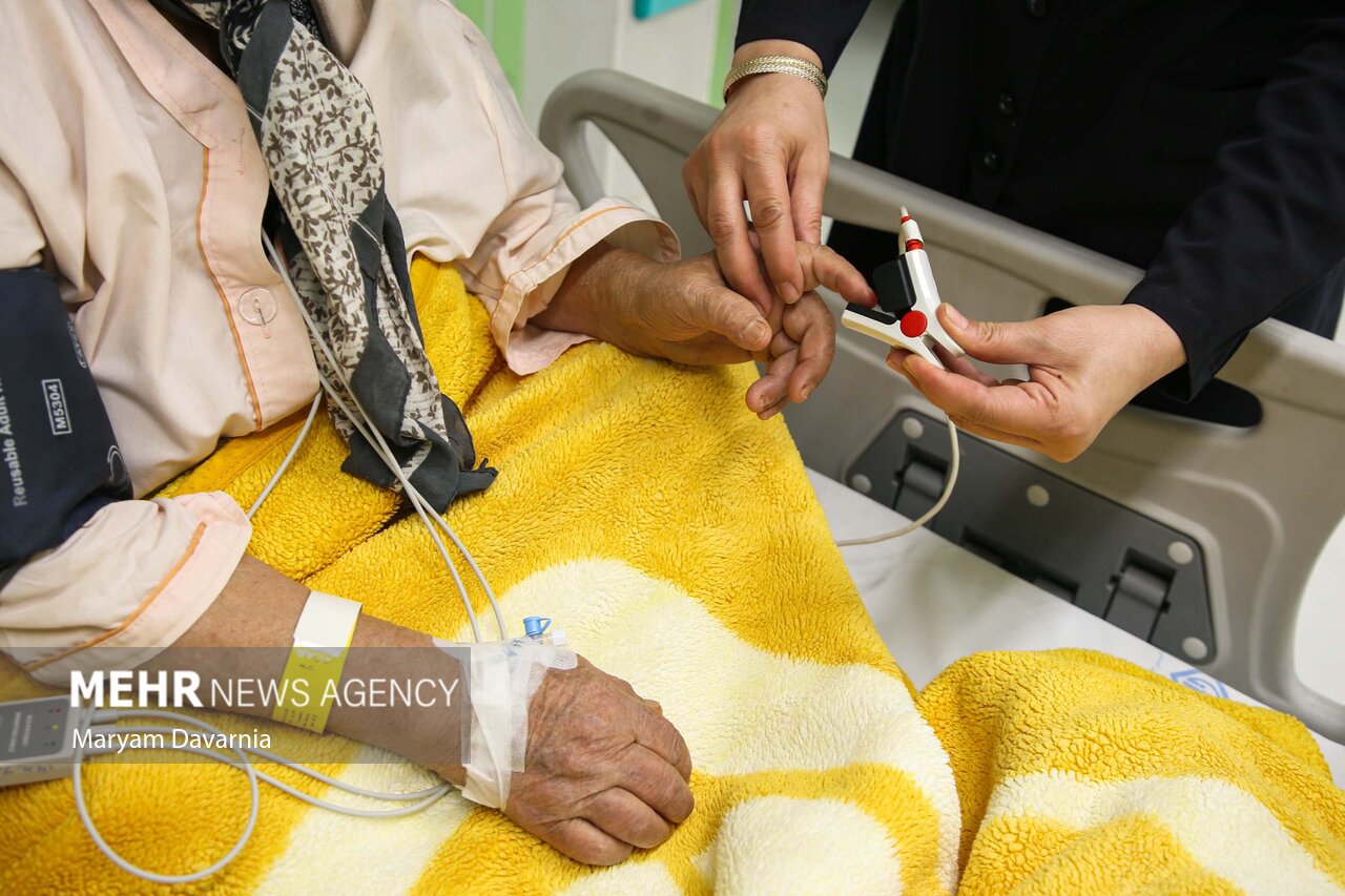 کمبود نیروی پرستاری در گیلان؛ پرستاران بین مهاجرت و خستگی ماندهاند کمبود نیروی پرستاری در گیلان؛ پرستاران بین مهاجرت و خستگی ماندهاند