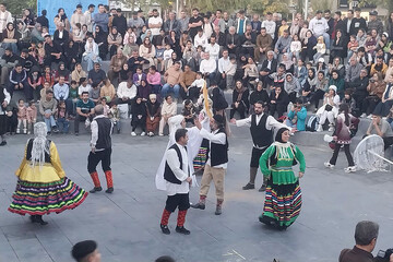 کارگردان «آهوچره»: جشنواره مریوان تئاتر را به مطالبه مردمی تبدیل کرد