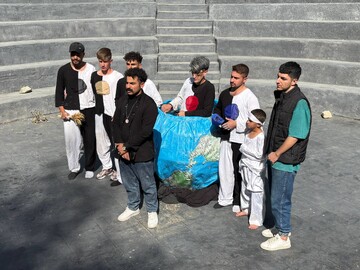 اجرای نمایش «فایو» در جشنواره تئاتر خیابانی مریوان