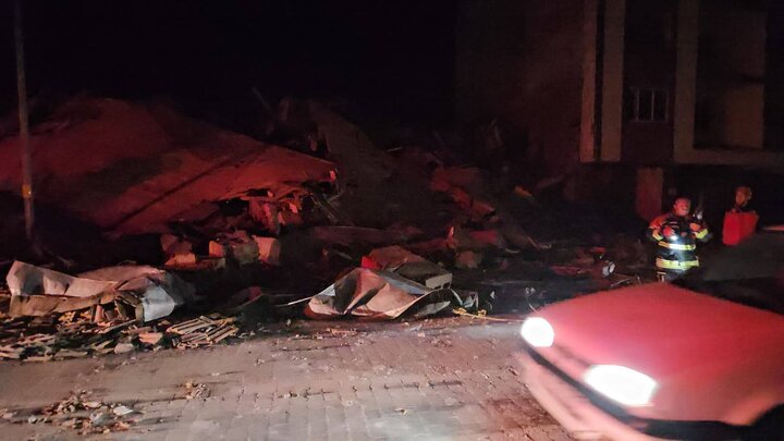 Balıkesir'deki 6,1'lik deprem kamerada Balıkesir'deki 6,1'lik deprem kamerada