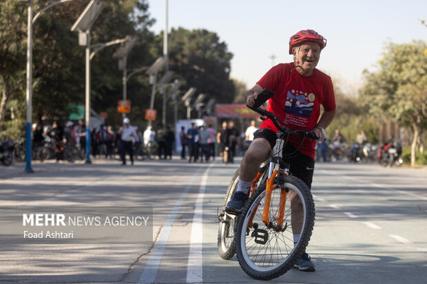 همایش دوچرخه سواری بازنشستگان تهران 40