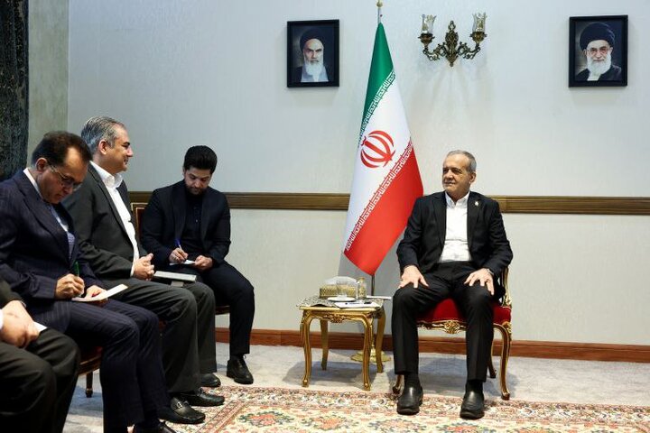 پزشکیان: توسعه روابط علمی، فرهنگی و اقتصادی موجب تحکیم پیوندها خواهدشد
