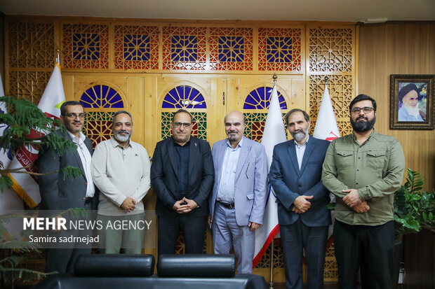 حضور رئیس دانشگاه علوم پزشکی ایران در گروه رسانه‌ای مهر