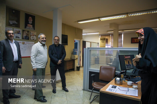 حضور رئیس دانشگاه علوم پزشکی ایران در گروه رسانه‌ای مهر