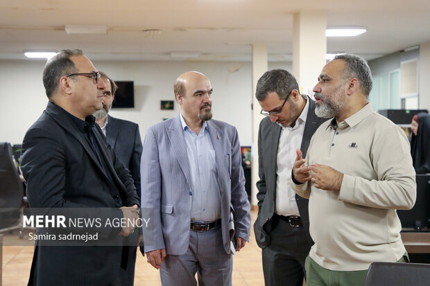 حضور رئیس دانشگاه علوم پزشکی ایران در گروه رسانه‌ای مهر