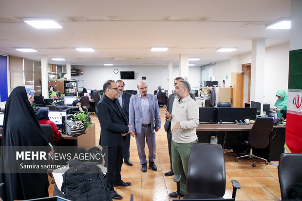 حضور رئیس دانشگاه علوم پزشکی ایران در گروه رسانه‌ای مهر