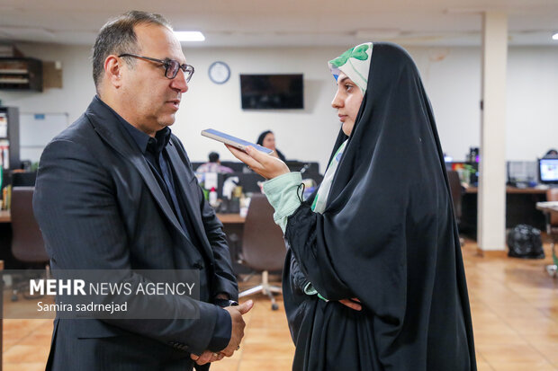 حضور رئیس دانشگاه علوم پزشکی ایران در گروه رسانه‌ای مهر