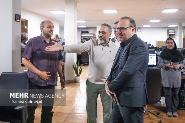 حضور رئیس دانشگاه علوم پزشکی ایران در گروه رسانه‌ای مهر