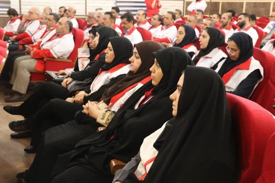 معاون  جمعیت هلال‌احمر کشور: جذب داوطلبان  هلال احمر ۱۰ برابر شد