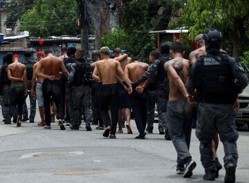 پلیس برزیل جنگ به راه انداخت؛ یورش با دست کم ۶۴ کشته + فیلم