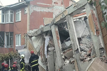 Gebze'de 6 katlı bina çöktü! Enkaz altında 7 kişi var