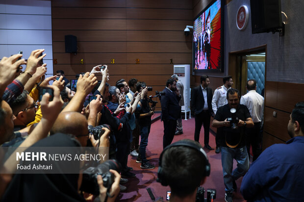 مراسم معارفه و امضای قرارداد اوسمار ویه را سرمربی پرسپولیس