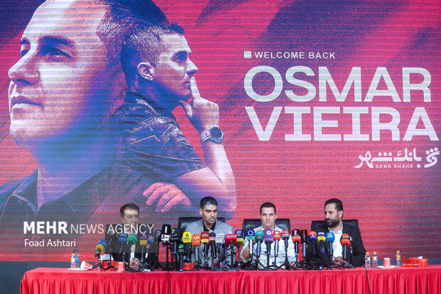 مراسم معارفه و امضای قرارداد اوسمار ویه را سرمربی پرسپولیس 11